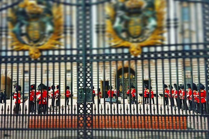 British Royalty walking tour including The Changing Of The Guard! - St James and Westminster palaces: seeing the royal complex without the confusion