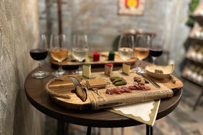 British Wine and Cheese Tasting Experience in City of Bath - What you’ll actually taste: British wines plus a serious cheese board