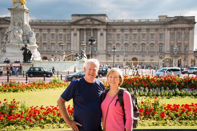 Buckingham Palace & Afternoon Tea Sightseeing Tour with PG Tips - Tea Bus to Big Ben: how the timing actually works