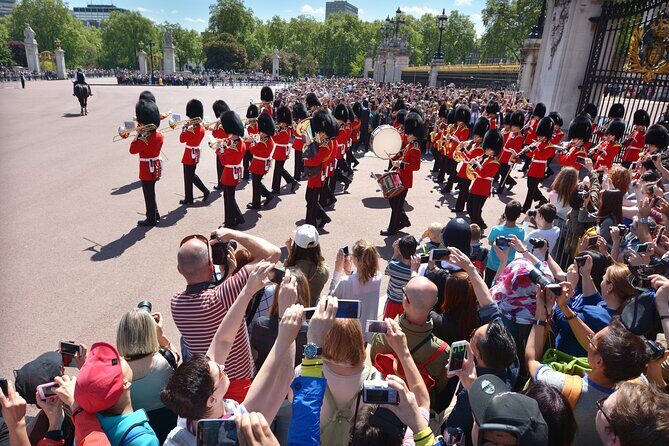 Buckingham Palace, Change the Guard & Crown Jewels Tour - Buckingham Palace Stop: Exterior Views and How to Make Them Count