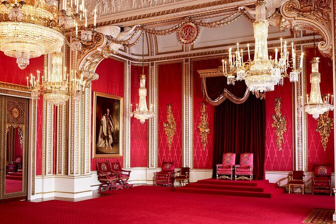 Buckingham Palace Entrance Ticket & British Royalty Guided Tour - Headsets, group size, and why this tour feels easier than it should