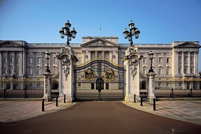 Buckingham Palace: Official State Rooms Entry Ticket - Timing, walking, and comfort: how to enjoy the Palace without rushing