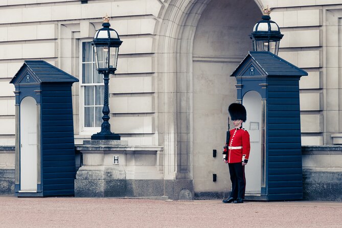 Buckingham Palace, St James Palace & Tea at Kensington Palace - Buckingham Palace Area: More Than the Photo Spot