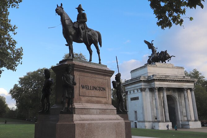 Buckingham Palace, St James Palace & Tea at Kensington Palace - Apsley House, Royal Albert Hall, and Albert Memorial: Architecture Landmarks in Order