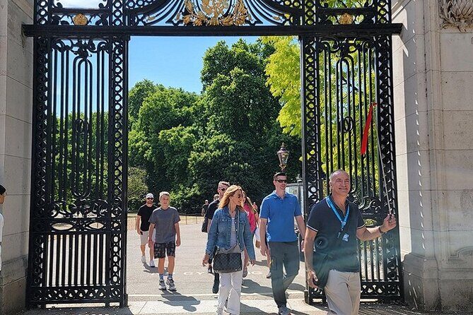 Buckingham Palace: Walking Tour with Entry & Audio Guide - Changing of the Guard and weather: things you can’t control, how to handle them
