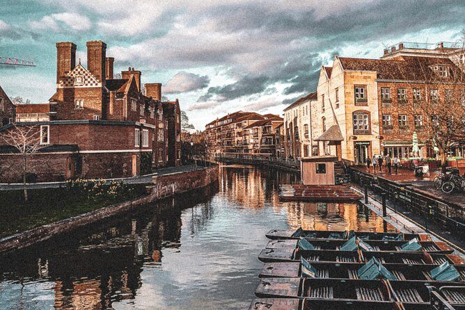 Cambridge Riverside Walk From Queen’s College to Trinity College - Stop 2: Granta Place — stories along the river walk