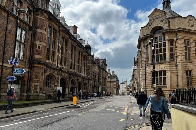 Cambridge Self Guided Walking Tour - Corpus Christi, Bene’t Street, and the college maze feeling