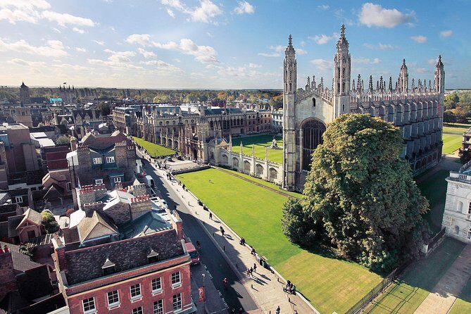 Cambridge University Walking Tour by Alumni™ Kings College Option - St John’s College and Senate House: architecture, tradition, and ceremony