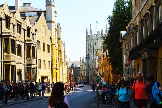Cambridge University Walking Tour - What you’ll actually see: colleges inside vs. outside