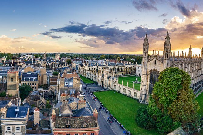 Cambridge Walking & Punting Tour by Alumni™ King’s College Option - How the student perspective changes the way you see Cambridge