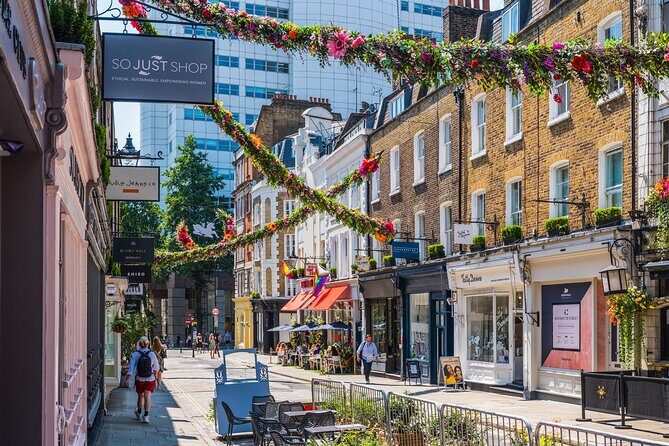 Camden’s Yuletide Stroll Private Tour: Lights, Markets & Magic - Stop 1: Camden High Street’s holiday glow and street-food energy