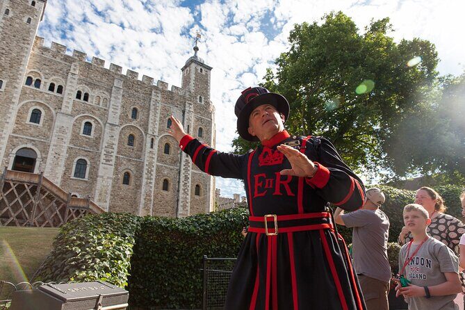 Changing of Guards, Big Ben, Tower of London, Beefeaters & Cruise - Crown Jewels and your time inside: plan your priorities