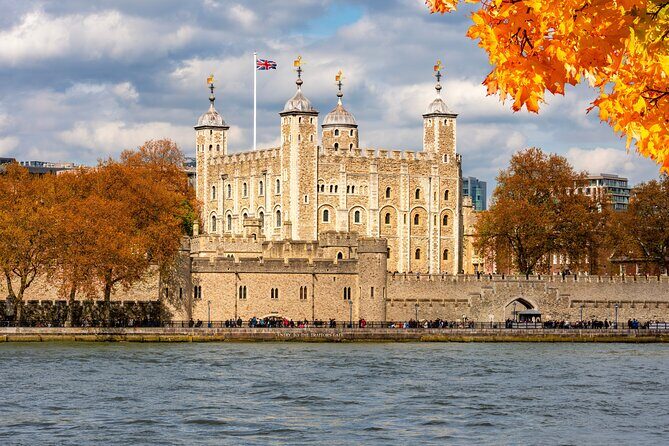 Changing of Guards, Big Ben, Tower of London, Beefeaters & Cruise - Guides and the small-group advantage: what you’ll feel during the walk