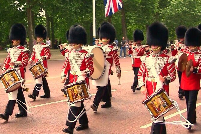 Changing of the Guard & Buckingham Palace Guided Tour Small Group - Stop 6: Horse Guards Parade at Whitehall—The Military Theatre Moment