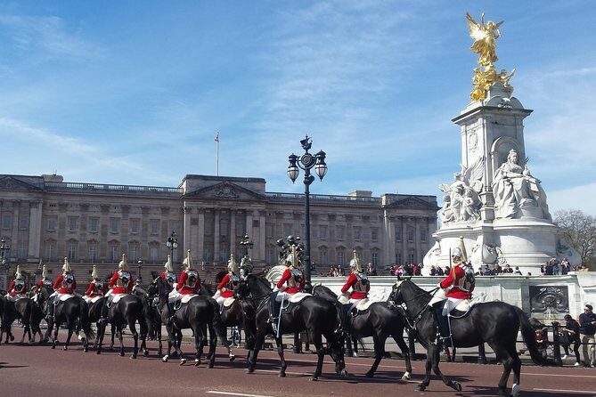 Changing of the Guard Guided Walking Tour in London - Route walkthrough: Piccadilly to St. James’s to the Mall
