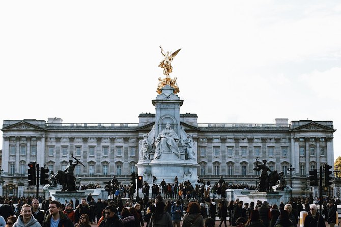 Changing of the Guard Guided Walking Tour Semi-Private 12ppl Max - St James’s Park Walk: Pelicans, Flower Beds, and Buckingham Backdrops