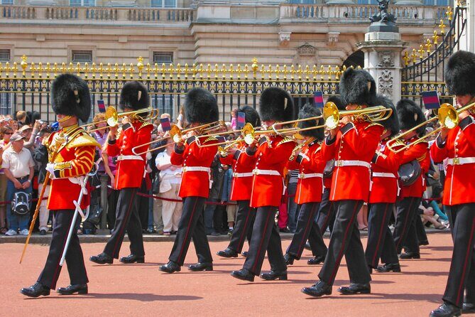 Changing of the Guard & Royal Food Tour with 15+ Tastings - Key highlights to watch for