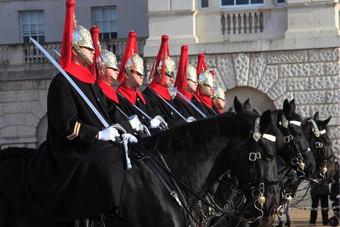 Changing of the Guard Walking Tour in London at Buckingham Palace - Buckingham Palace without palace-entry tickets