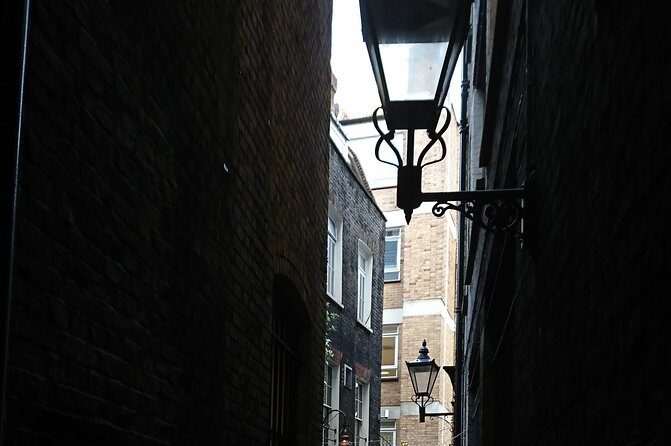 Charles Dickens Old London - Very Small Group Tour - St. Paul’s Cathedral area: walking the edges of the old City