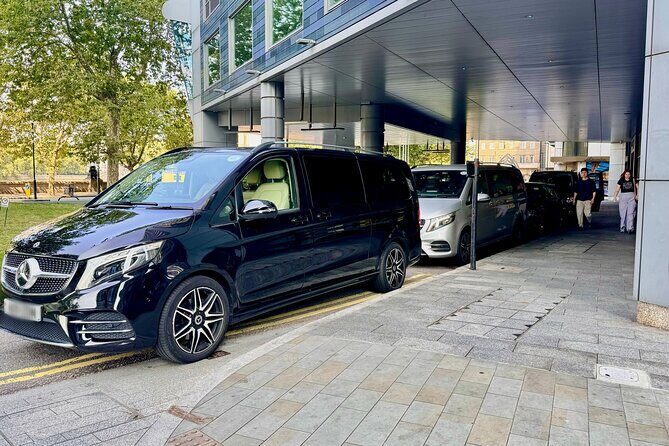 Chauffeur Limo Service From Heathrow Airport to London any Hotels - Where the Chauffeur Meets You at Heathrow Terminals