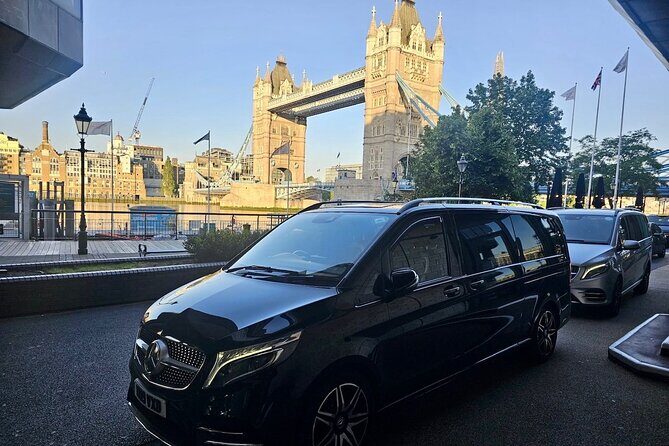 Chauffeur Limo Service From Heathrow Airport to London any Hotels - The Meet-and-Greet Flow: Name Sign, Luggage Help, Quick Confirm