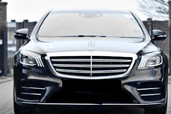 Chauffeur Service For Airport Transfers in London 2025 - Timing That Handles Real Life: Flight Delays and the Included Wait