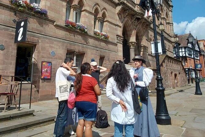 Chester Edwardian Lady Walking Tour - How the costumed Edwardian lady changes the whole walk
