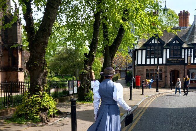 Chester Edwardian Lady Walking Tour - Chester Rows and Shoemakers Row: where daily life shows up