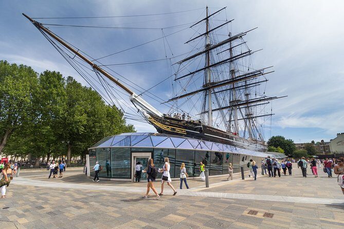 Christmas in Canterbury, Dover and Greenwich with Christmas Lunch - Christmas lunch in a traditional pub: the break you’ll be grateful for
