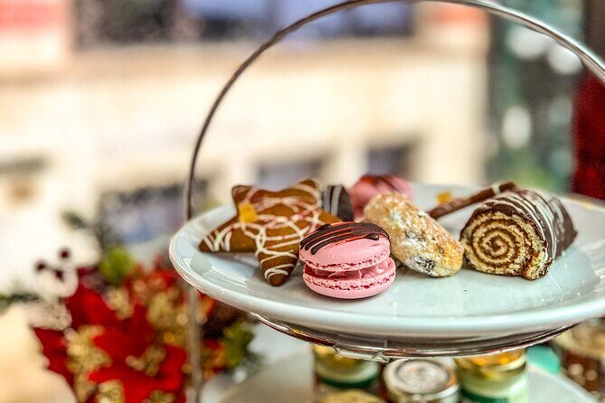 Christmas Lights Afternoon Tea Bus Tour - Regent Street and Oxford Street after dark: what you’ll actually see