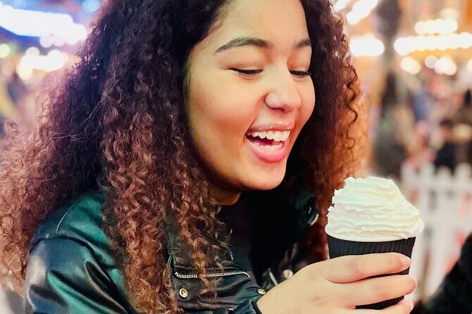 Christmas Lights and Markets Guided Walking Tour with Mulled Wine - How the Guide Brings London’s Christmas Traditions to Life