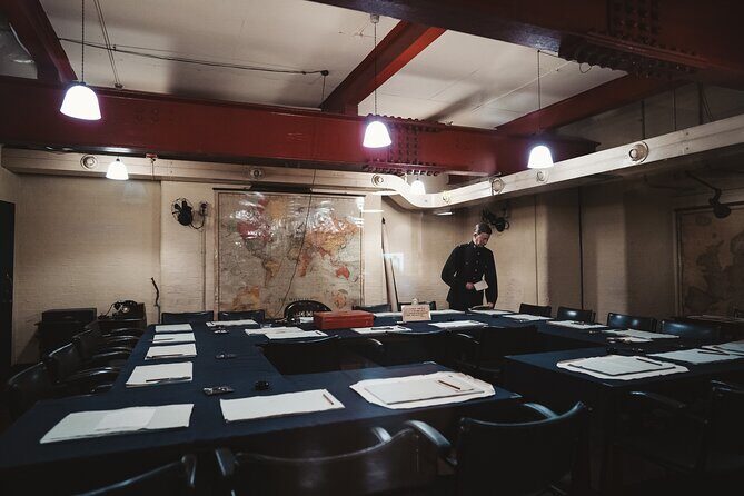 Churchill War Rooms & Wartime London Walk - Semi Private 8ppl Max - How Much Walking and Standing to Plan For (It’s More Than You Think)