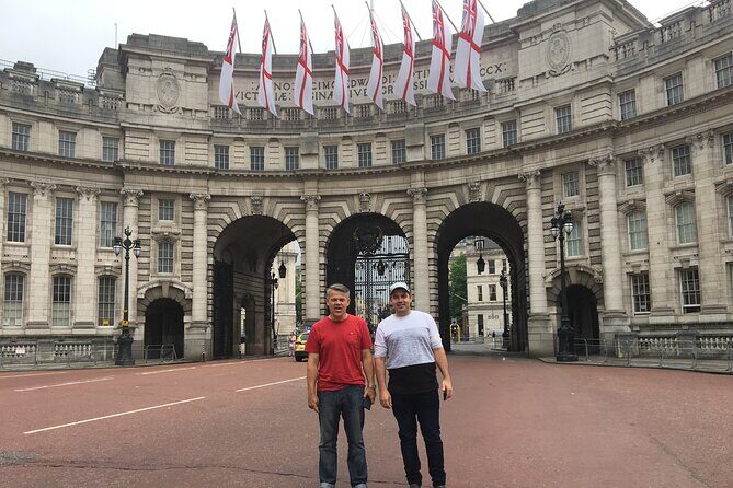 Classic London Tour - Stop 1: Buckingham Palace and the St. James’s Park walk