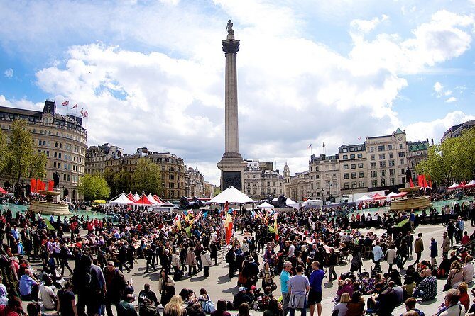 Classic London Tour & Changing the Guards— History In Action - 10 Downing Street and Houses of Parliament: Seeing Power Without Pretending