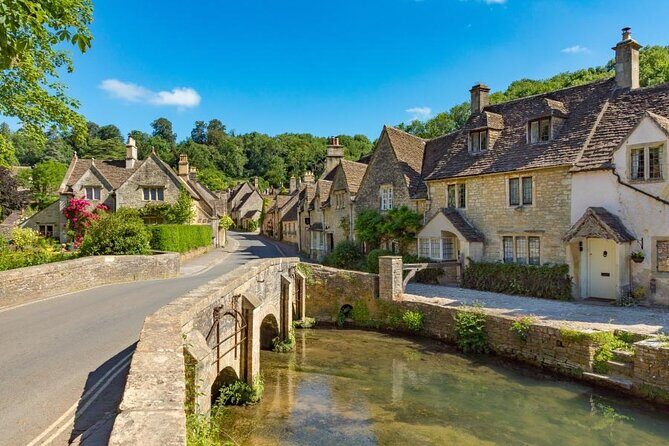 Cotswolds Countryside Tour by Coach: Villages, Views, and Lunch - Stop 2: Stow-on-the-Wold’s Market Square and antique lanes