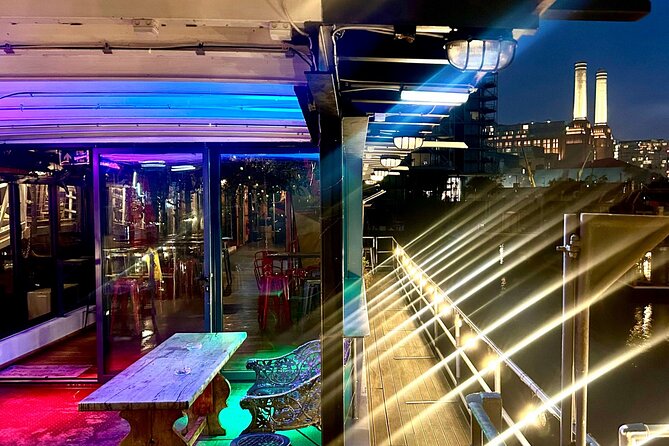 Dark Comedy on Battersea Barge - Pre-show on board: Captains Bar drinks and that upper-deck photo moment