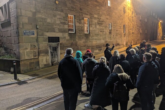 Dark History Walking Tour in Warwick - Starting on High Street and finishing in the market square