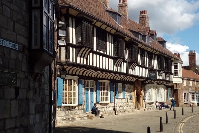 Dark Tales of York. Private ghost tours. - Start to Finish: Roman Bath to York Minster