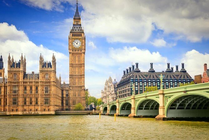 Departure Transfer: London Hotels to London Train Stations - Disinfected Car, Back Seat Safety, and Name-Sign Meet