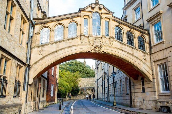 Discover Oxford and Cambridge with Guide from London by Coach - Cambridge Stop 1: Senate House and the University’s Inner Life