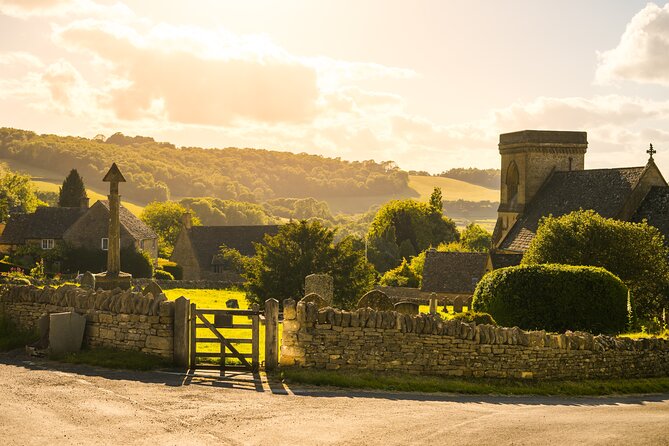 Discover the Secrets of the Cotswolds Private Tour Experience - Snowshill: photo shoot time in a Cotswolds village