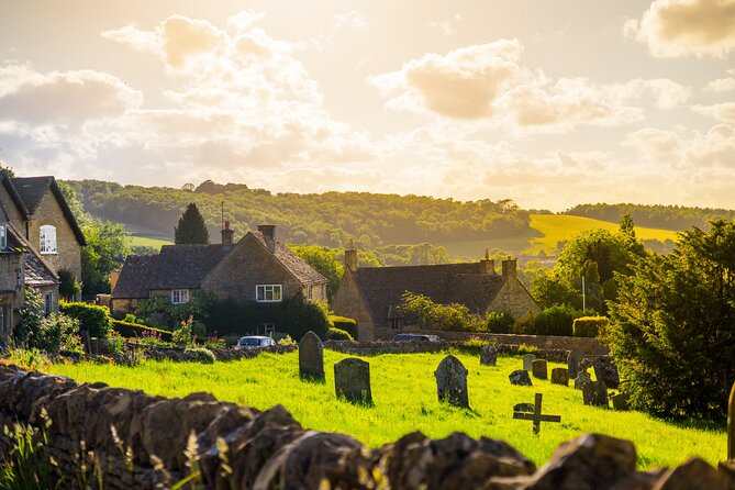 Discover the Secrets of the Cotswolds Private Tour Experience - Bourton-on-the-Water: riverside views plus lunch time that you control