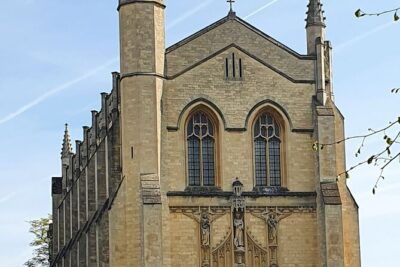 Discovering Cheltenham: A Self-Guided Audio Tour - Starting at The Wilson: setting up before you hit the streets