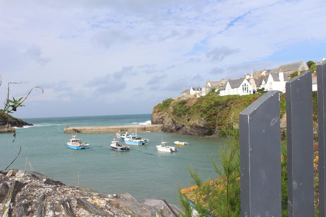 Doc Martin Tour in Port Isaac, Cornwall - Doc Martin filming streets of Port Isaac (Port Wenn)