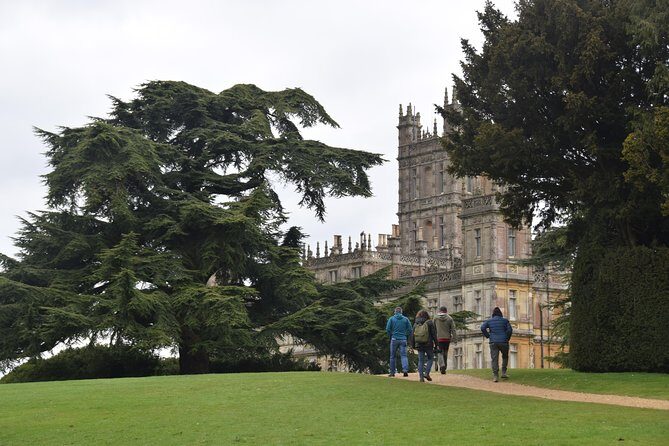 Downton Abbey and Village Coach Tour from London with Highclere - Bampton Village walk: how the show’s look becomes real streets