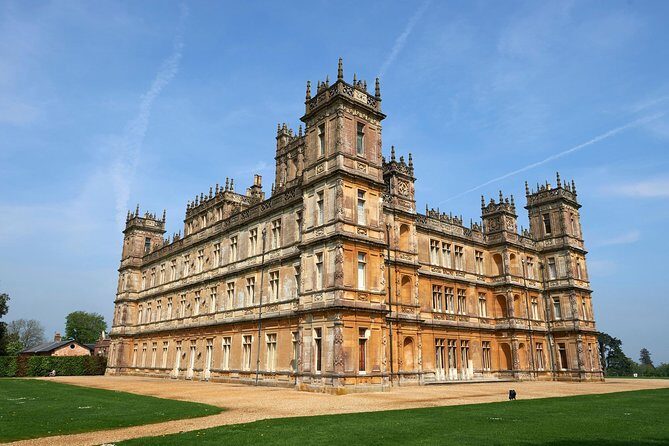 Downton Abbey and Village Coach Tour from London with Highclere - The bus ride: commentary, comfort, and the “Downton countdown”