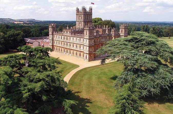 Downton Abbey Black Taxi Tour from London with Highclere Castle - Downton Village in two parts: guided tour plus room to roam