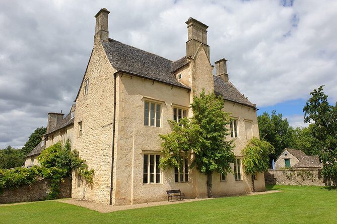 Downton Abbey Day In The Cotswolds Tour - Cogges Manor Farm: Yew Tree Farm Gets a Guided Reality Check