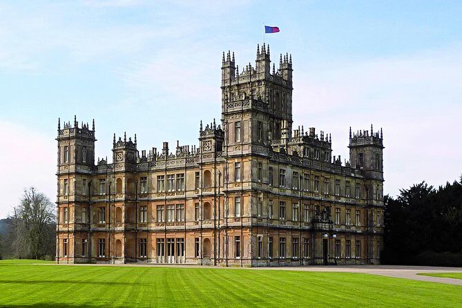 Downton Abbey & Highclere Castle Tour from London, with Oxford - A long day that stitches Oxford to Downton
