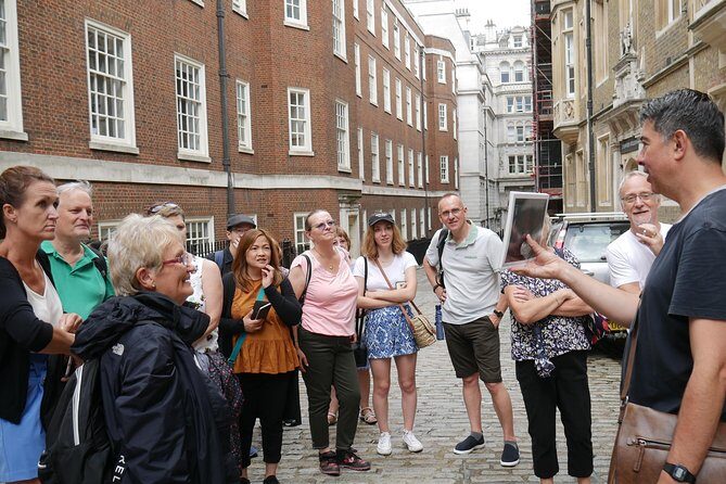 Downton Abbey London Walking Tour - Buckingham Palace Area: Anna, Bates, Edith, and the Art Connections